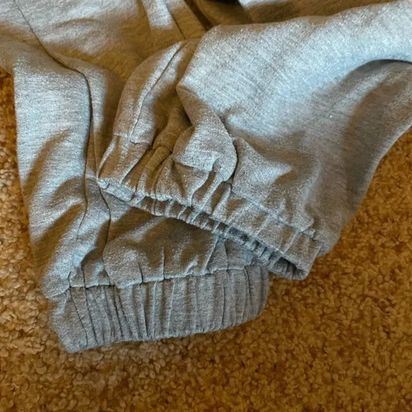Gray Stretchy Women’s XS Sweatpants - Picture 4 of 4